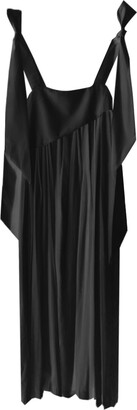 SALIENT LABEL - Mizuki Pleated Long Strap Midi Dress In Obsidian
