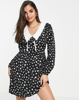 Thumbnail for your product : New Look collar detail mini dress in black ditsy floral