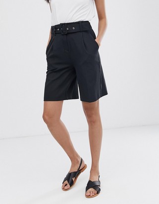 Vero Moda Tall Aware belted tailored city shorts