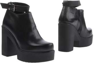 Cult Ankle boots - Item 11219714