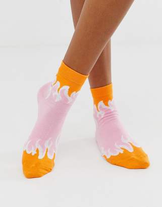 ASOS Design DESIGN pastel flame ankle socks-Orange