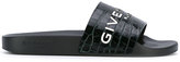 Givenchy - croc emBOSSed logo slides - women - Cuir de veau/Cuir/Foam Rubber - 40