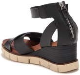 mia lauri wedge