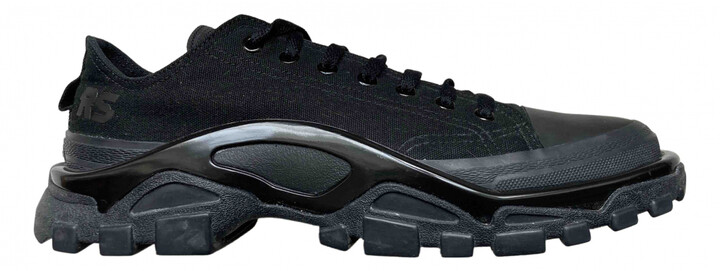 detroit runner black