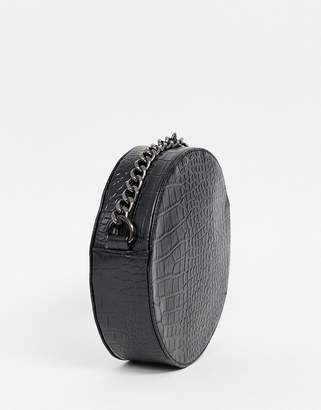 Missguided round cross body back with chain strap in black croc