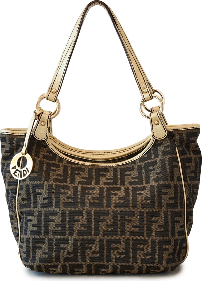 Coming in hot! 🔥 This Louis Vuitton Pallas BB Monogram is a must