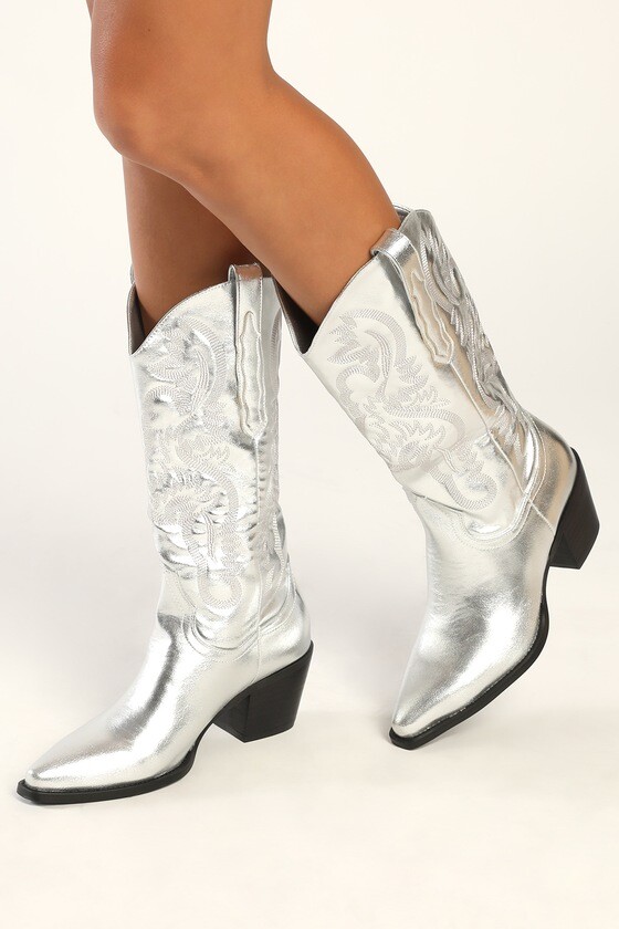 How to Wear Cowboy Boots - Greta Hollar