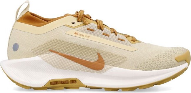 Nike Pegasus Trail 5 Gore-Tex Sneakers