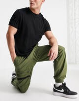 Thumbnail for your product : Topman relaxed signature cargo pants in khaki