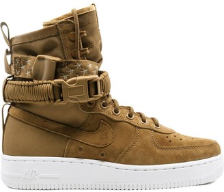 womens nike boots with heel