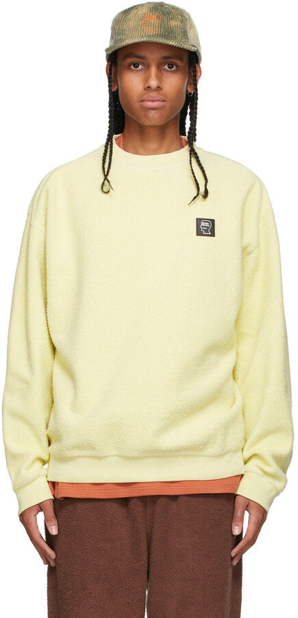 yellow sweatshirt men