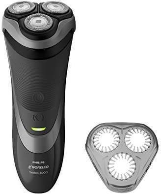 Philips Norelco Electric Shaver 3600 with Click-On Stubble Guard