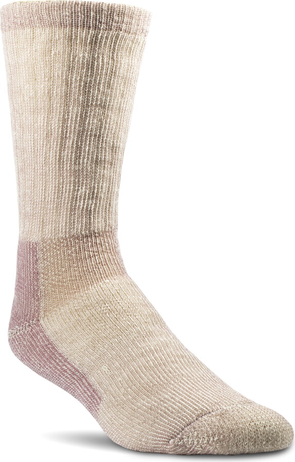 Realtree® Women’s Merino Wool Midweight Hiking Crew Socks (Size Medium, Pink)