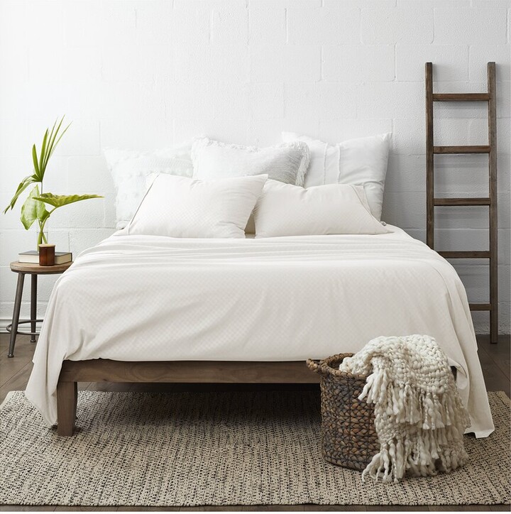Home Collection Premium Checkered Embossed 4pc Bed Sheet Set