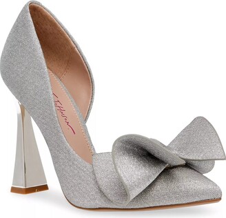 averi pump betsey johnson