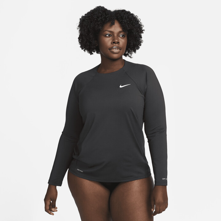 Nike Women's Essential Dri-FIT Long-Sleeve Hydroguard Swim Top (Plus Size) in Black | NESSA376-001