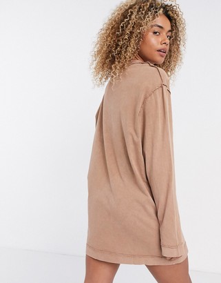 Collusion acid wash T-shirt dress with exposed seams in tan
