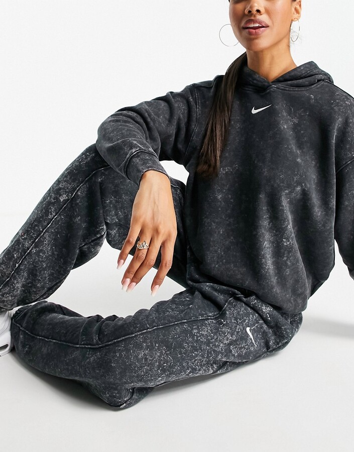 Nike Acid Wash Pack cuffed sweatpants in black - ShopStyle Activewear Pants