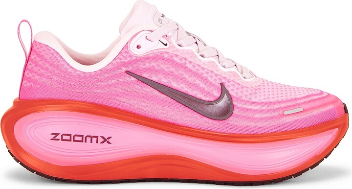 Nike Vomero Plus Sneaker in Pink