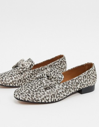 leopard flats with bow