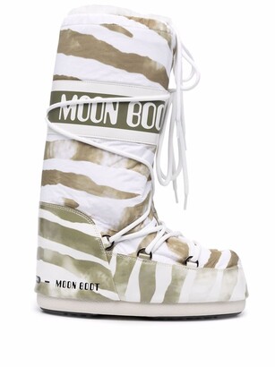 white moon boots