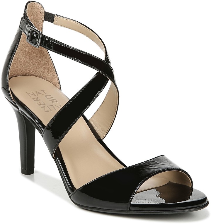 naturalizer black patent leather pumps