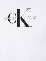 Thumbnail for your product : Calvin Klein Kids TEEN logo print T-shirt