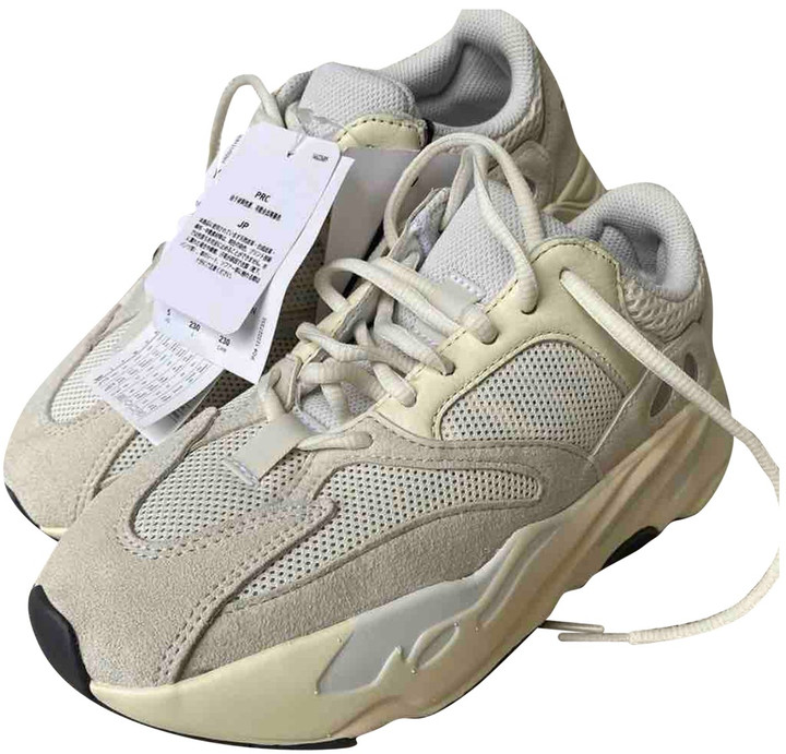 yeezy 700 v1 white