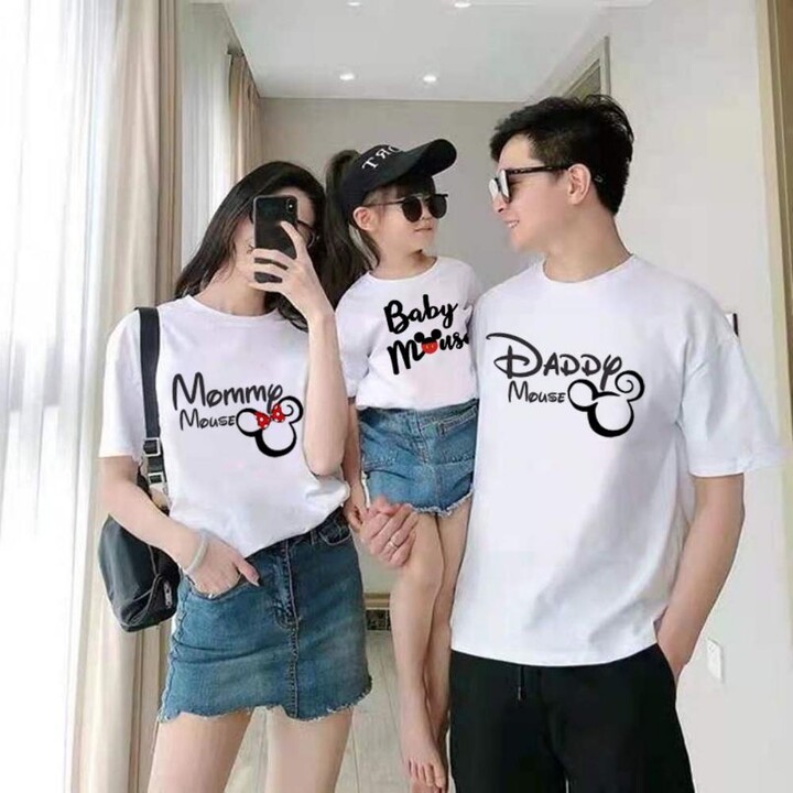 Miniso/Name Excellence Superior Products 2025 Summer Autumn Disney Mickey Mouse Round Neck T Shirt Soft Cotton Family Matching Tees for Vacation Events Casual Daily Wear
