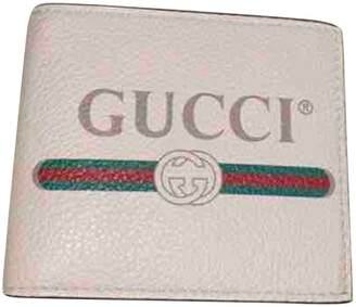 white gucci wallet