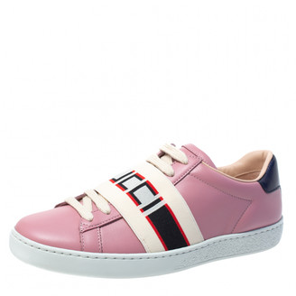 pink and white gucci shoes