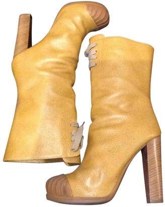 fendi boots yellow