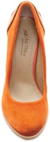 Thumbnail for your product : Kenneth Cole Reaction Hum Away Pump