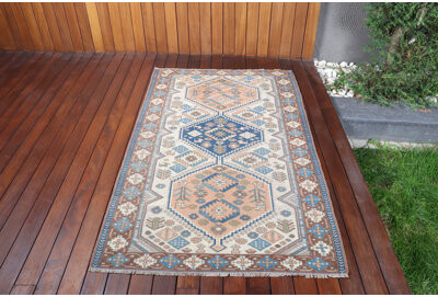 Bungalow Rose Handwoven Turkish Vintage-Style Rug Made of Wool Ideal for Decorating Your Living Room in a Bohemian Style