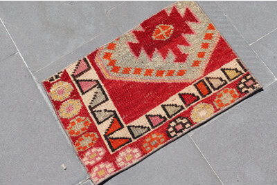 Dakota Fields Handwoven Vintage Turkish Oushak Rug - Vibrant Red Anatolian Car Mat and Bath Rug