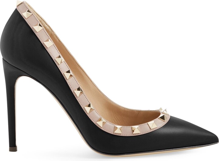 rockstud pointed toe pump