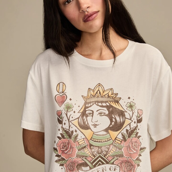 Lucky Brand Tattoo Queen Boyfriend Tee - Women's Clothing Tops Shirts Tee Graphic T Shirts in Gardenia