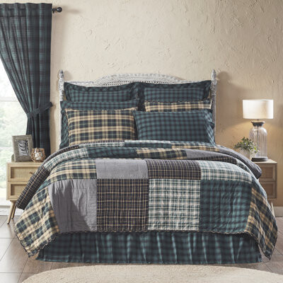 VHC Brands Dajan Pine Green Standard Cotton Reversible Quilt
