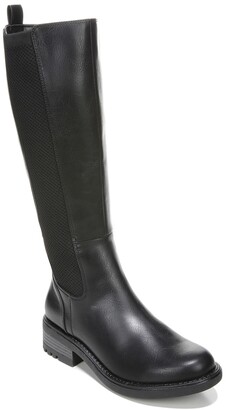 boots with a wide toe box