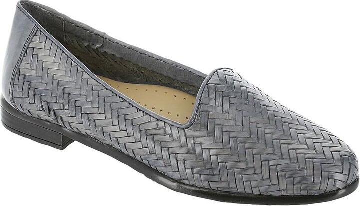 Trotters Women's Liz III Loafer Flat