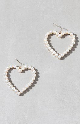 La Hearts Pearl Heart Earrings
