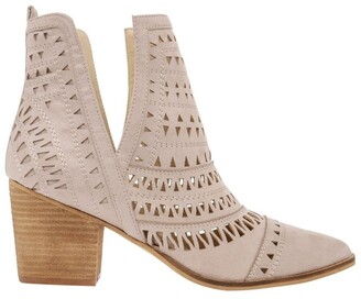 carly cut out shootie