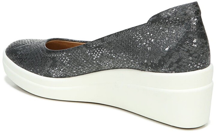 naturalizer sam wedge