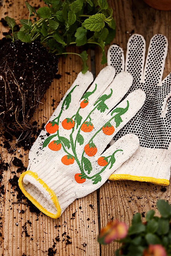 Tomato Garden Gloves at Terrain
