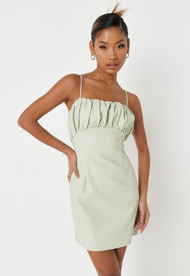 dress fitted under bust