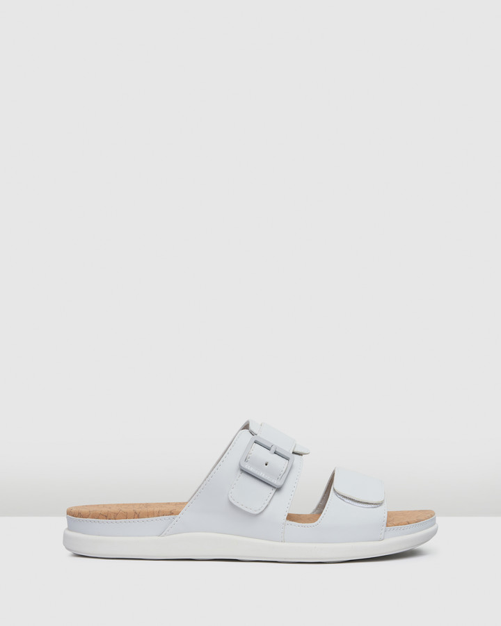 clarks sandals size 3