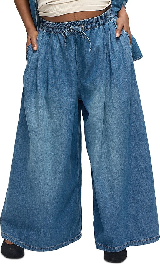 Ingrid & Isabel Wide Leg Drawstring Denim Maternity Pants in Med Wash