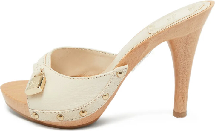 Christian Dior Pre-Owned Luck padlock-detail leather sandals