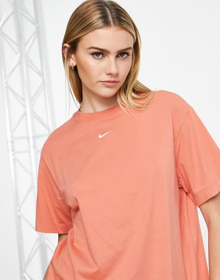 Nike Essential mini swoosh boyfriend t-shirt in madder root - ShopStyle