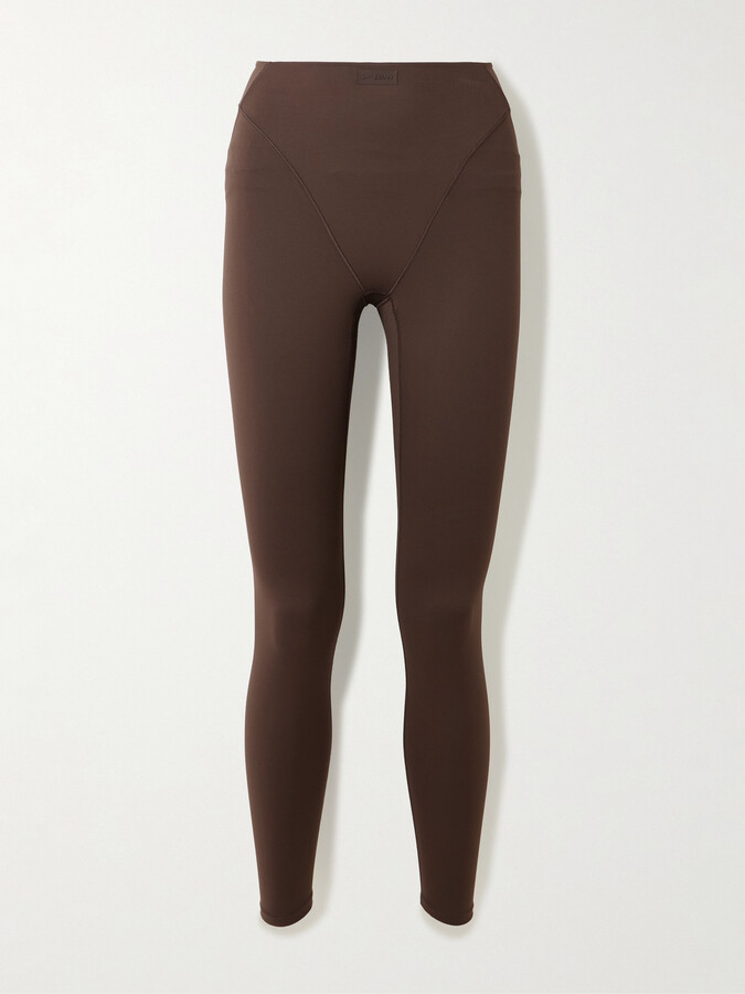 SKIMS - + Nike V-line 26" Leggings - Dark Sepia